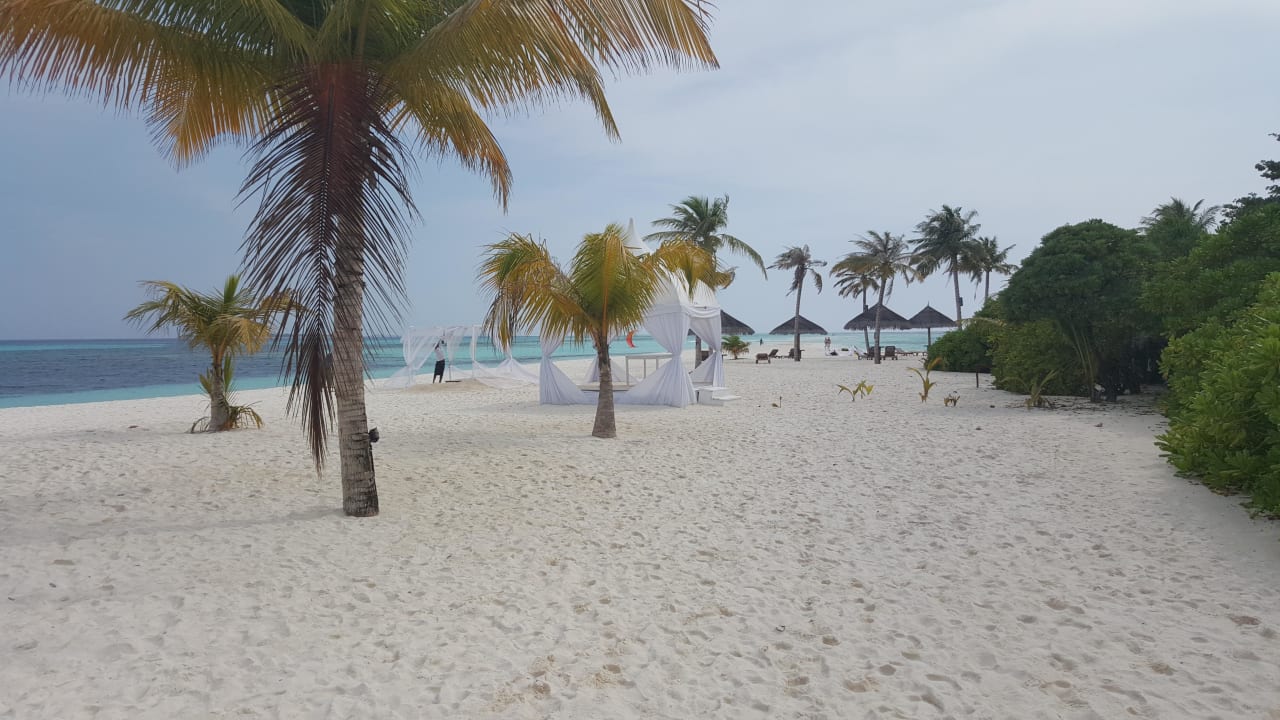 Strand Kuredu Island Resort & Spa