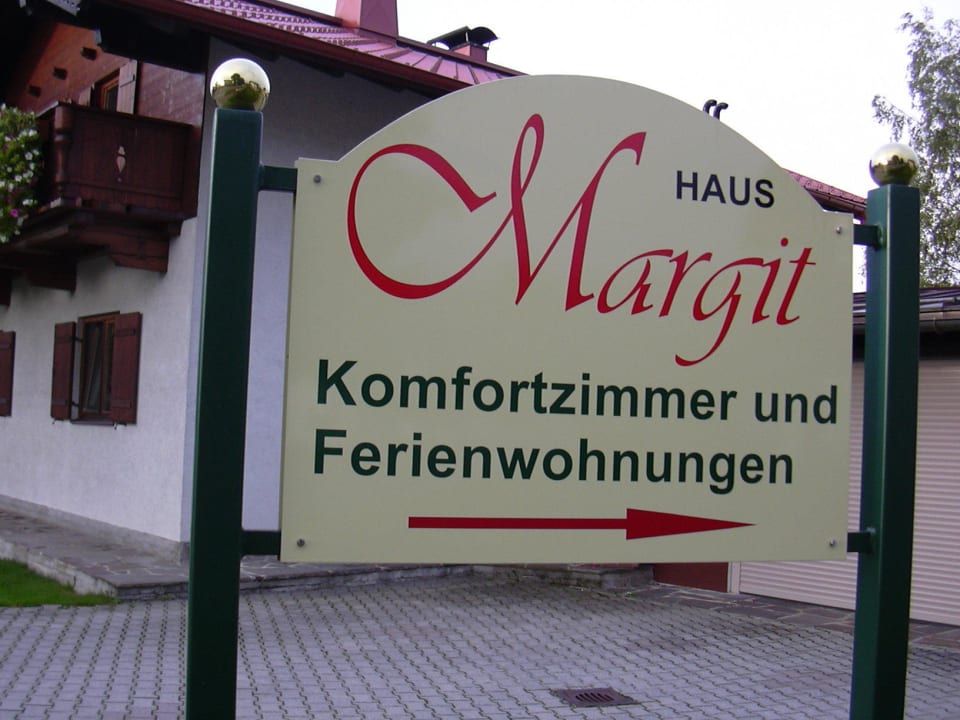Hinweisschild Haus Margit