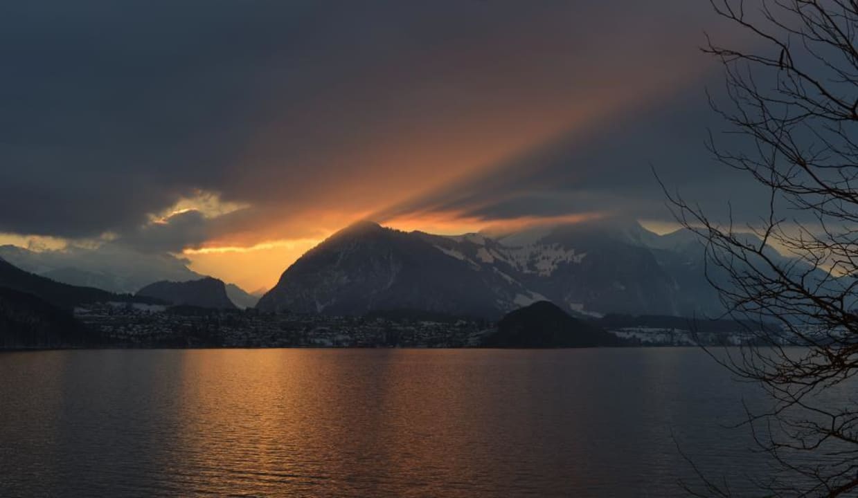 Sonnenuntergang am Thunersee Beatus Wellness- & Spa-Hotel