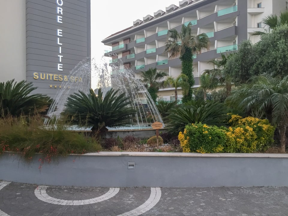Außenansicht Commodore Elite Suites & Spa - Adults only