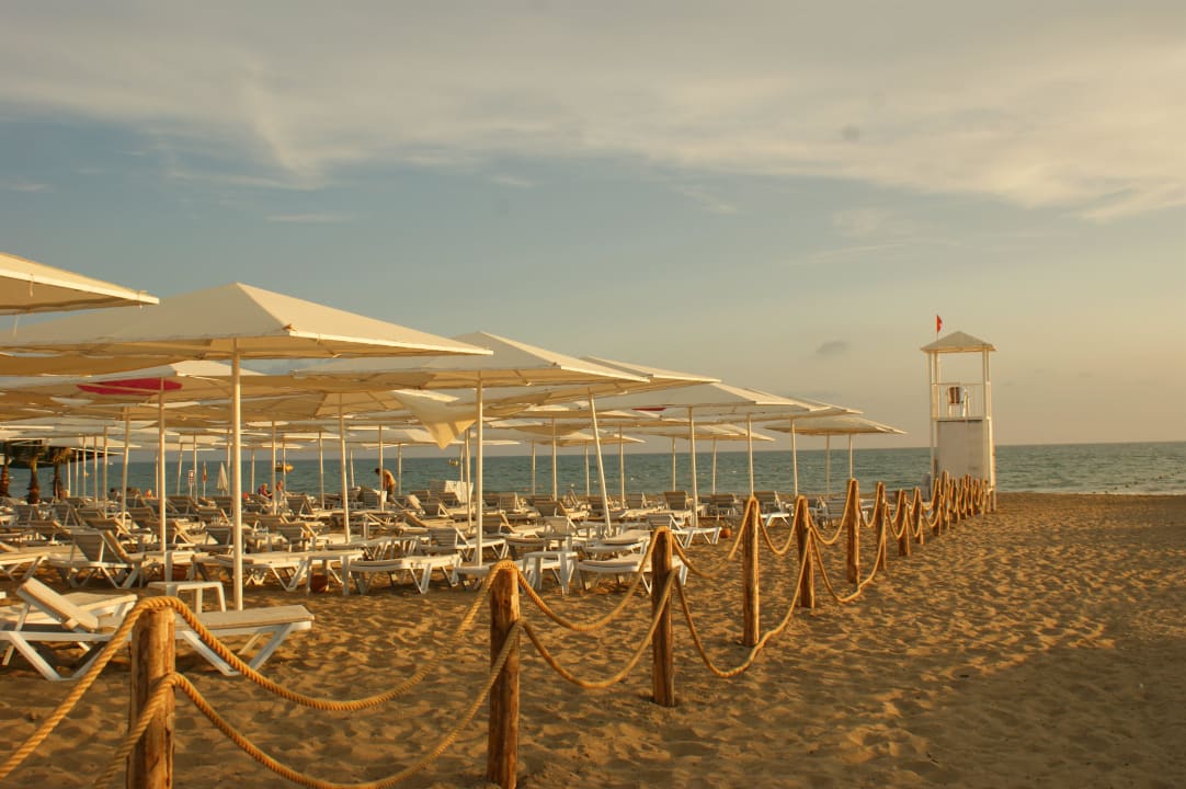 Strand Luna Blanca Resort & Spa