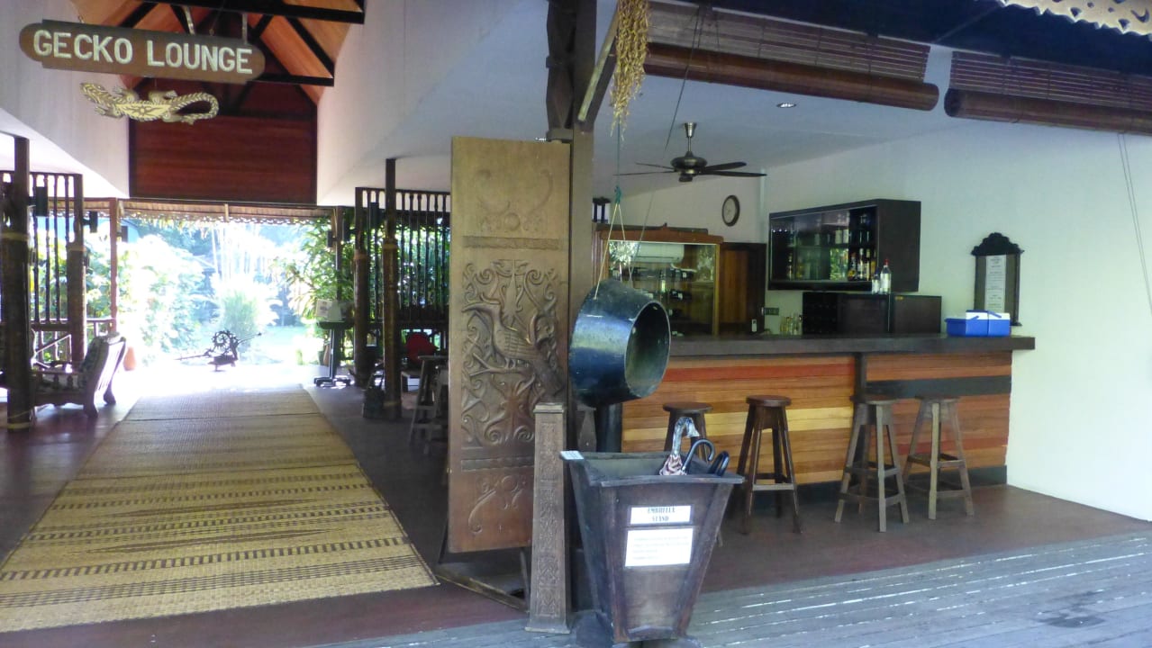 Rechts die Bar Hotel Sukau Rainforest Lodge