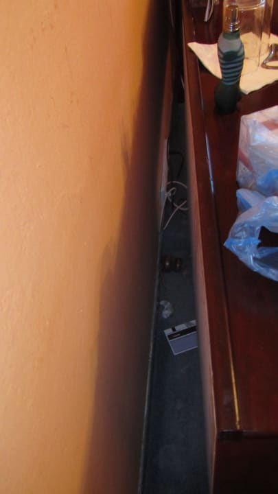 Das ist Dreck hiter dem Schrank Hotel Bílý Hořec