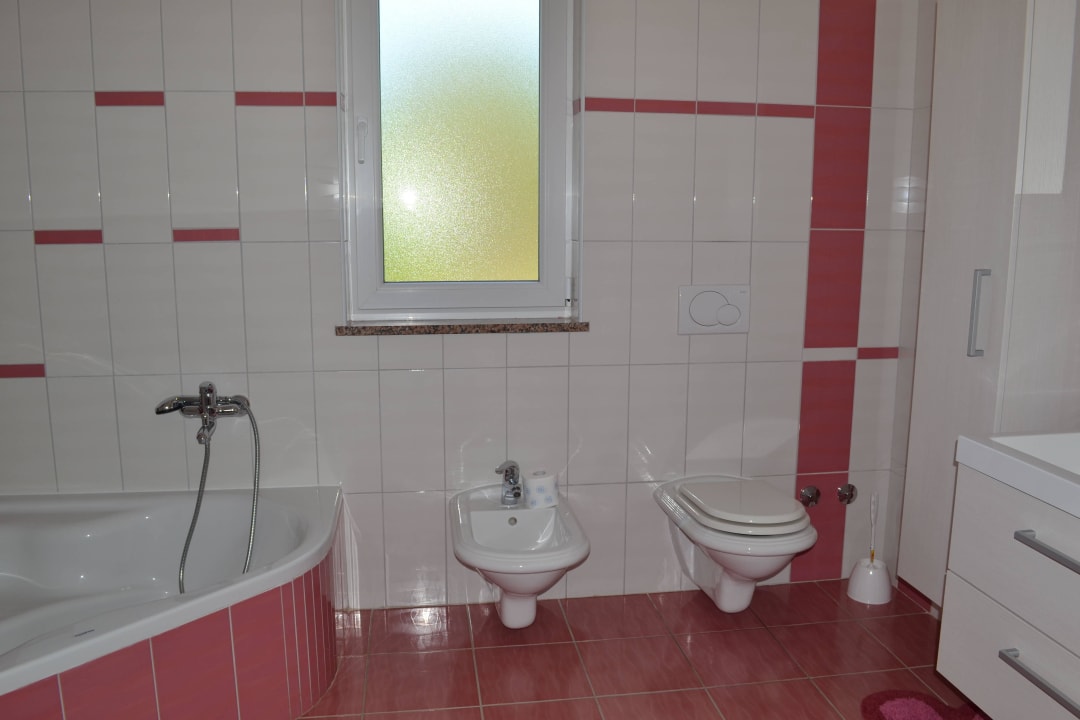 Bathroom 1 Apartment Zahtila