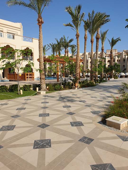 Gartenanlage The Grand Palace - Adults only