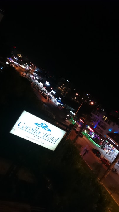 Straßenpromenade perfekt zum Shoppen Seaden Corolla Hotel