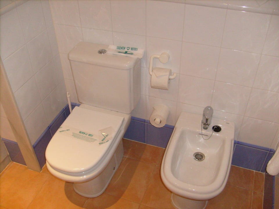 Einrichtung im Badezimmer Valentin Sancti Petri