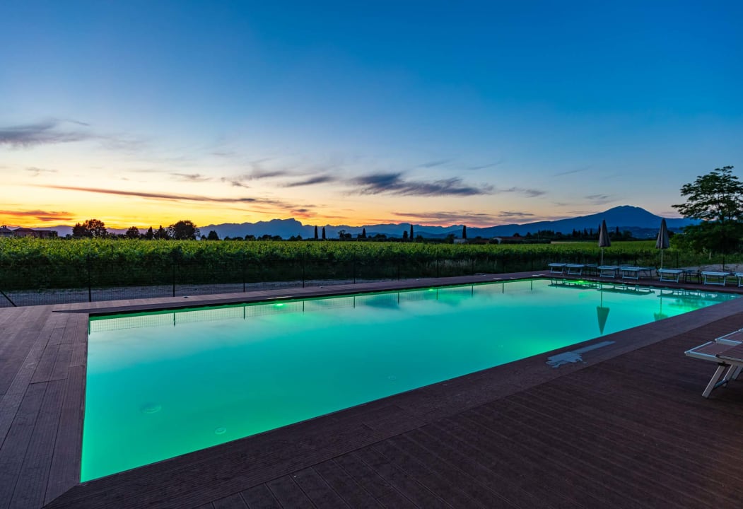 Pool Leonardo Hotel Lago di Garda – Wellness and Spa
