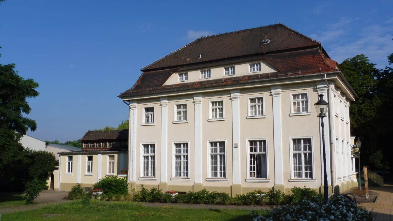 Außenansicht Parkhotel Pretzsch