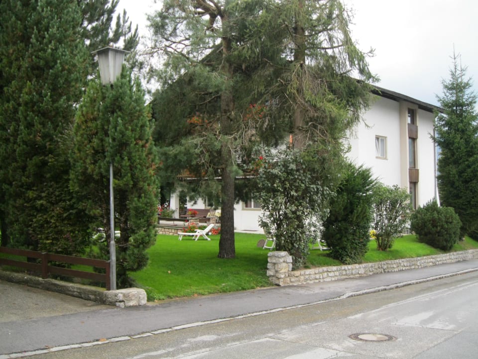 Rückansicht Garten Haus Bergheim Pension Bergheim