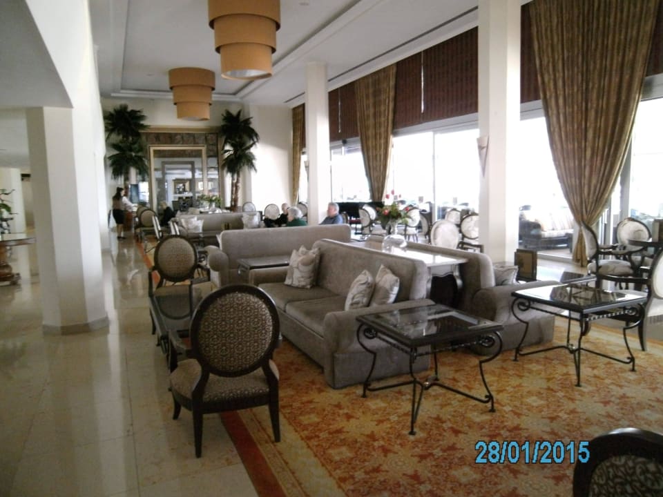 Der Aufenthaltsbereich Alexander The Great Beach Hotel