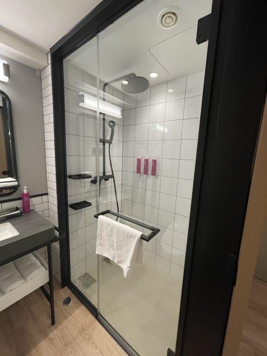 Zimmer Moxy Kyoto Nijo