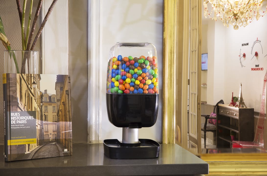 Lobby Hotel Cite Rougemont