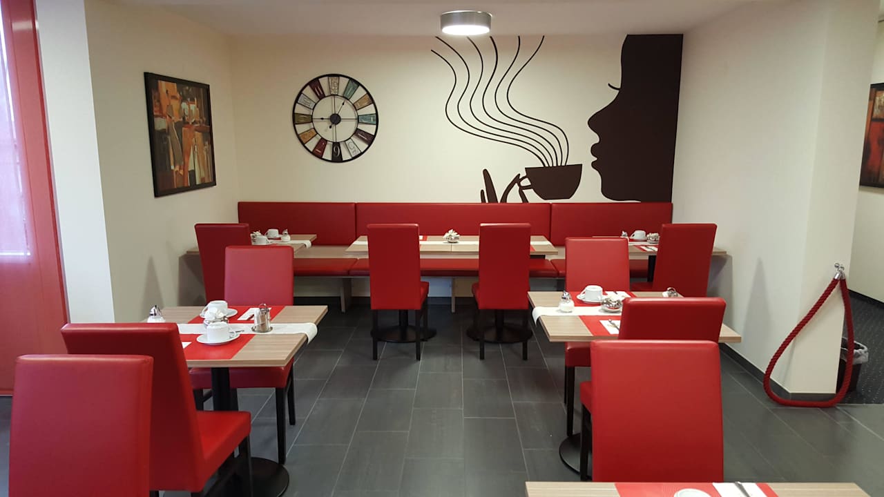 Moderner Frühstücksbereich Hotel Aurach garni