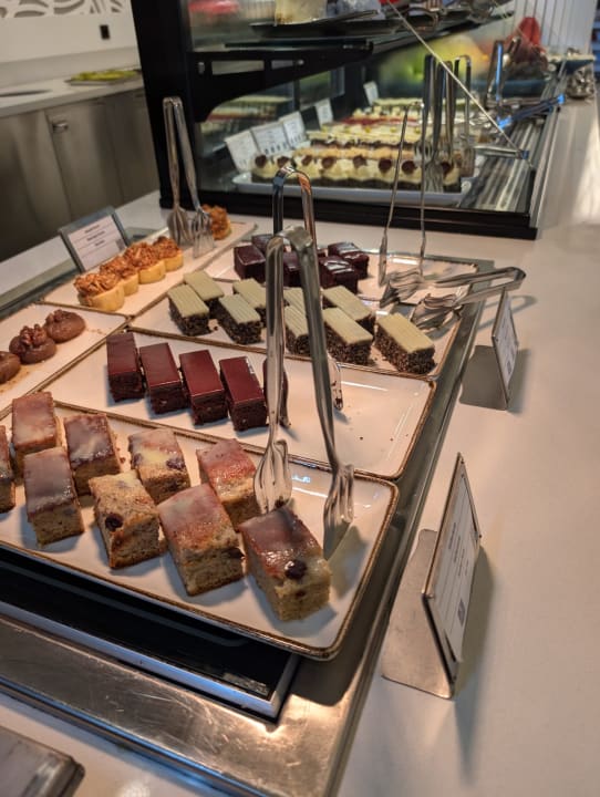 Gastro Jacaranda Luxury Resort