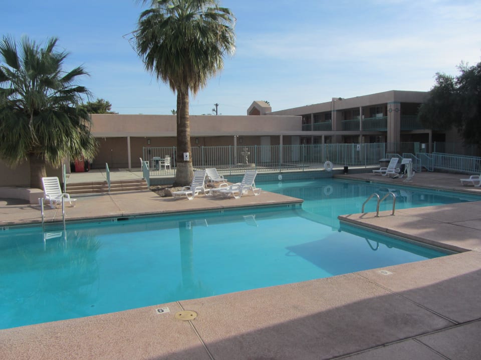 Großer Pool Americas Best Value Inn Yuma Chilton Conference Center