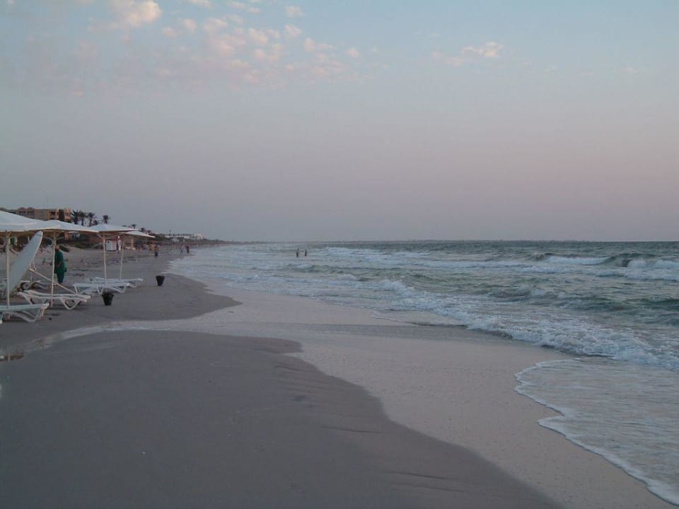 Strand am frühen Morgen Hotel El Mouradi Mahdia
