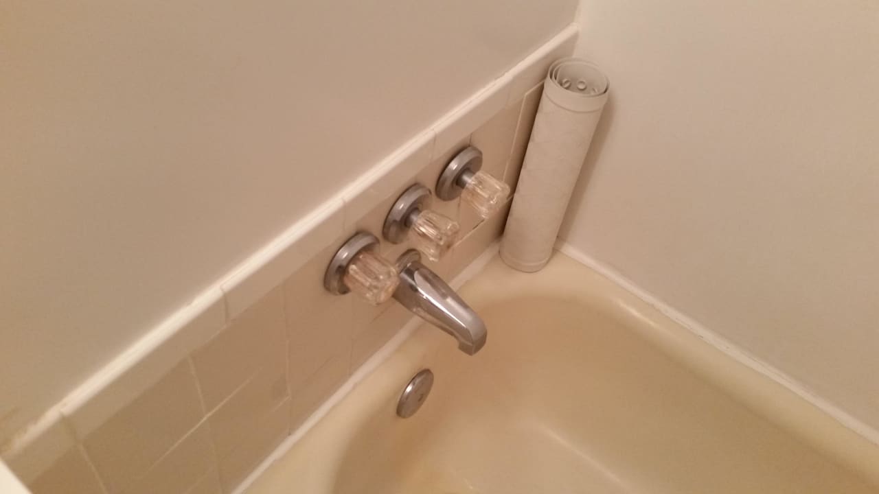 Bad Hotel Travelodge Monaco Oceanfront Resort