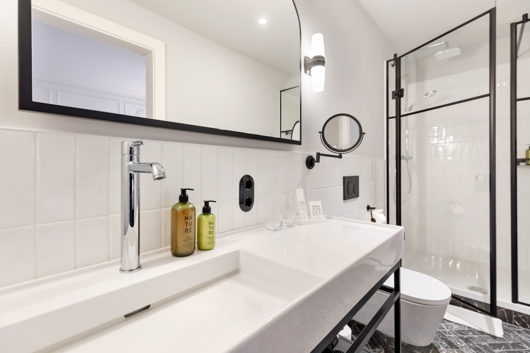 Zimmer Hotel Astoria Vienna, Curio Collection by Hilton