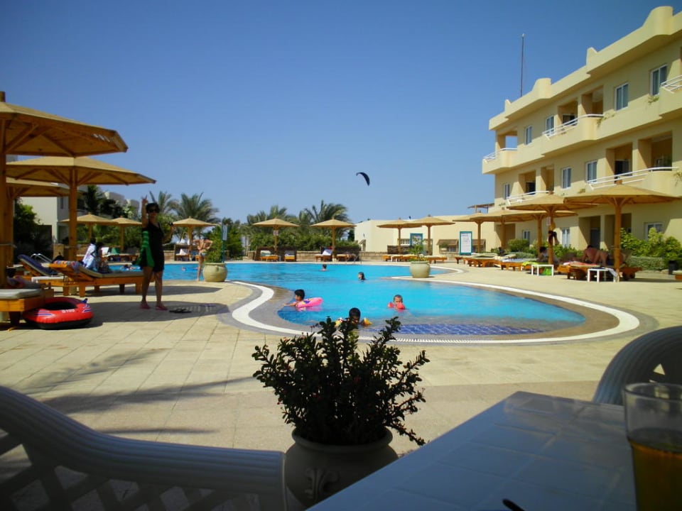 Neuerer Pool Golden Beach Resort