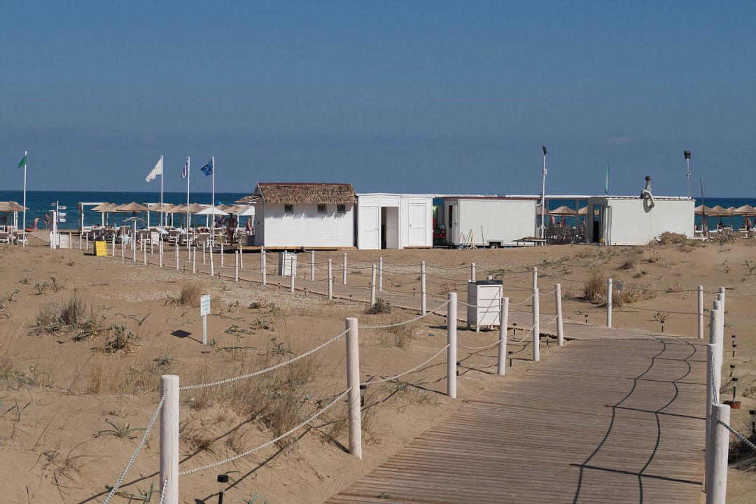 Weg zum Strand Anemos Luxury Grand Resort