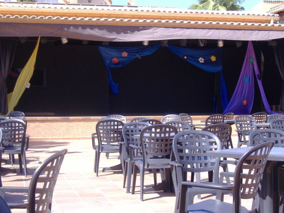 Showbühne Aparthotel Ciudad Laurel