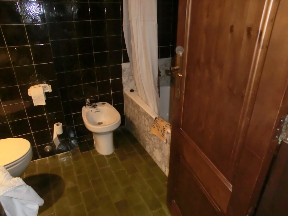 Nicht sehr modern, aber sauber Hotel Club S'Illot