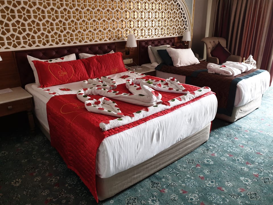 Zimmer Royal Taj Mahal Hotel