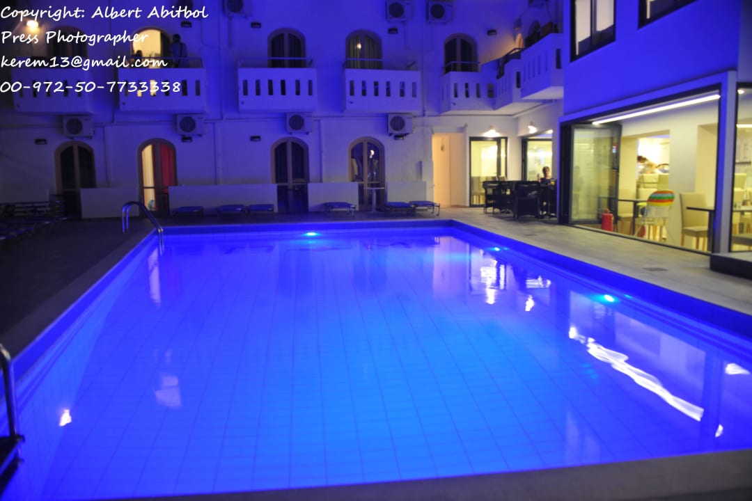 Swimming pool at night Pela Maria