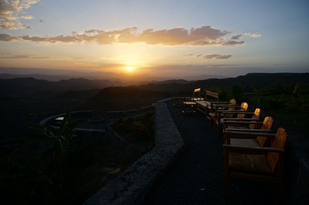 Sonnenuntergang vom Restaurant Sora Lodge Lalibela