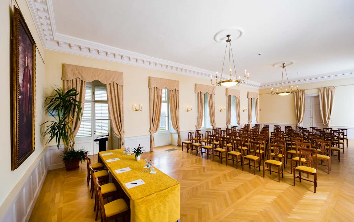 Sonstiges Károlyi Kastély