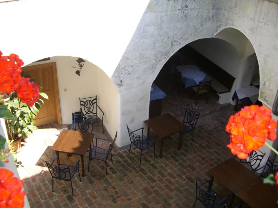 Traumhafter Innenhof ( Abendessen) Hotel Zum Schwan