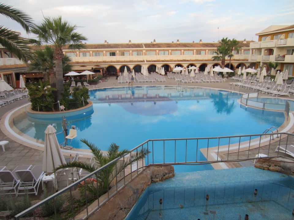 Pool blau punta reina