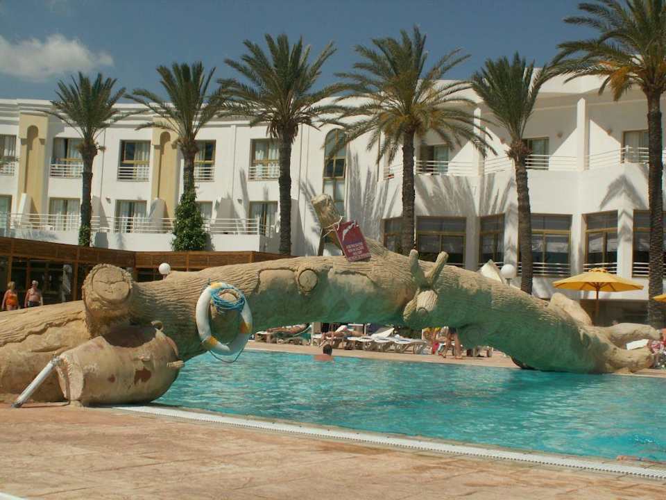 Basen Ruspina Beach Resort