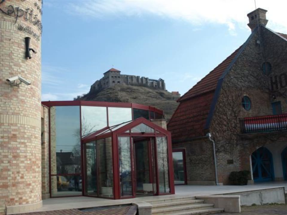 Hoteleingang Hotel Kapitany Wellness