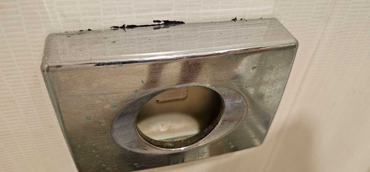 Zimmer Kamelya Aishen Club