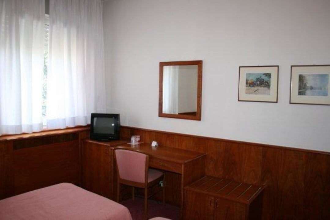 Schreibtisch Hotel Roma