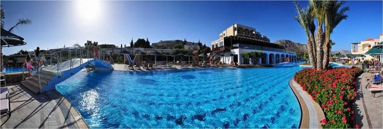 Der Hauptpool am Buffet Restaurant Lindos Imperial Resort & Spa