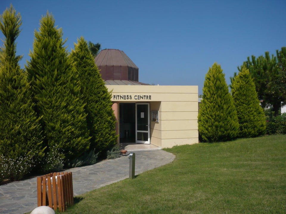 Eingang zum Fitnessbereich Neptune Luxury Resort