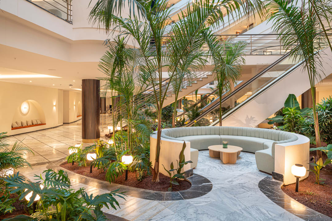 Lobby Mediterranean Palace Hotel