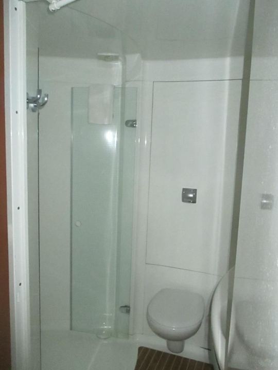 Kunststoffbad a la IBIS Hotel Ibis Birmingham Airport