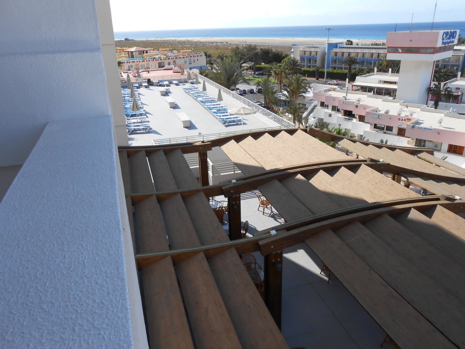 Sonnenterrasse und Poolbarbereich Servatur Alameda de Jandía