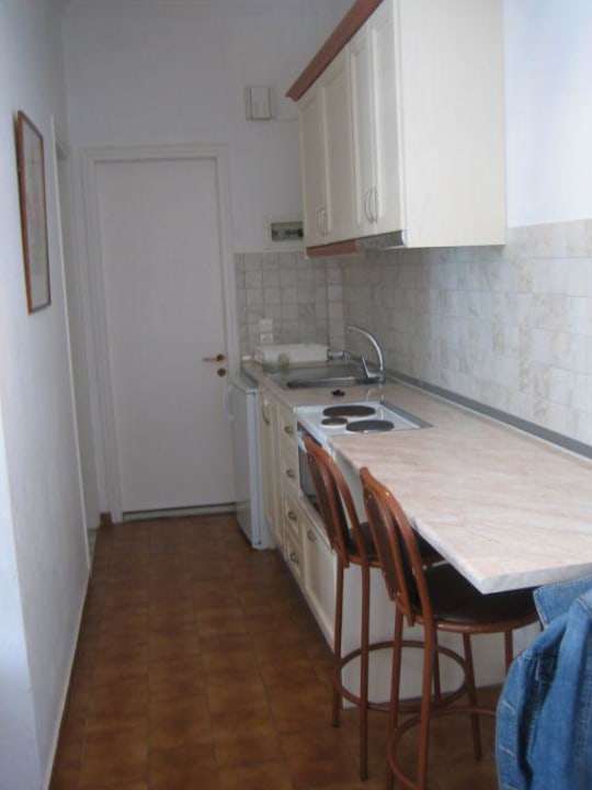 Küchenzeile Acharavi Beach Hotel