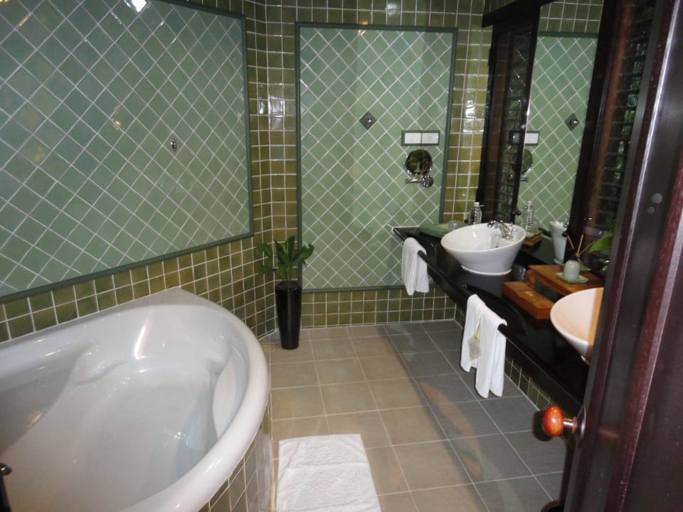 Bad Angkor Village Resort