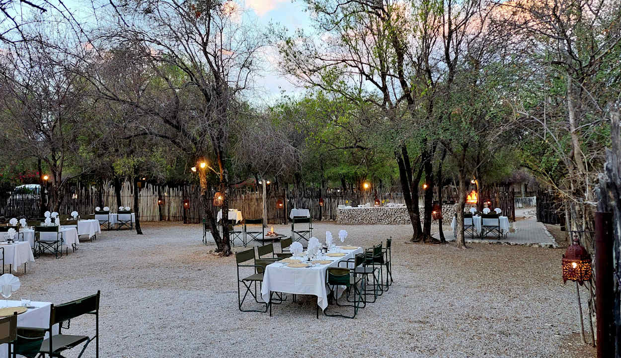 Außenansicht Hotel Mushara Lodge