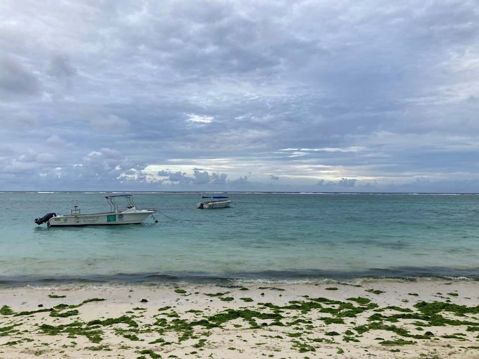 Strand Crystals Beach Resort Belle Mare, a member of Radisson Individuals