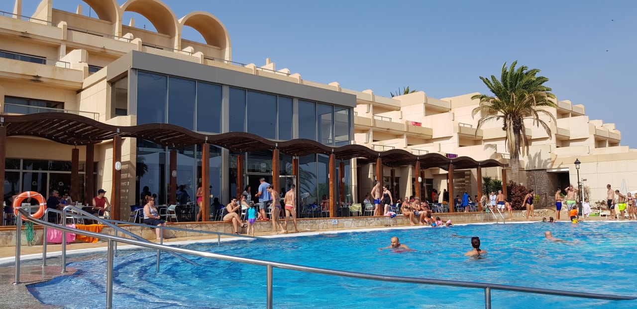 Pool SBH Hotel Taro Beach