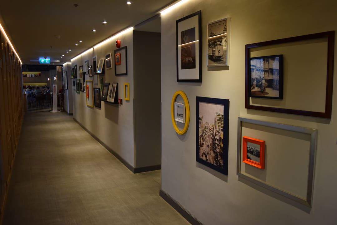 Gang zum Restauran ibis Styles Bangkok Khaosan Viengtai