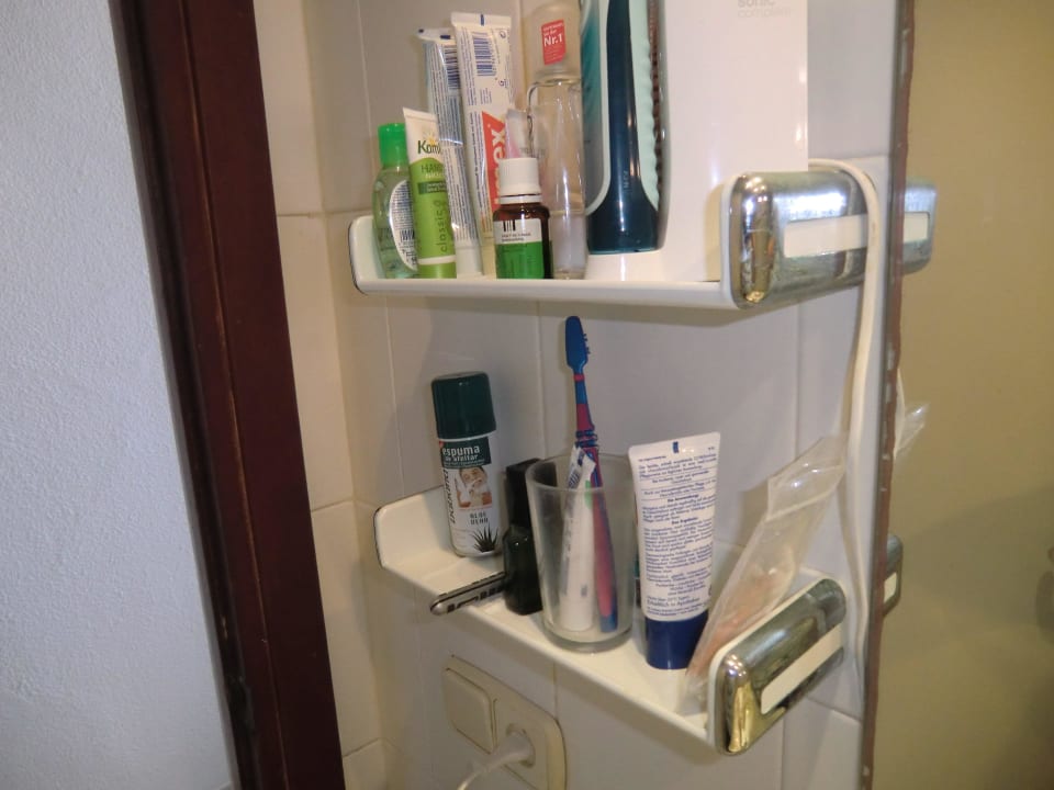 Einzige Ablage im Bad... HM Tropical