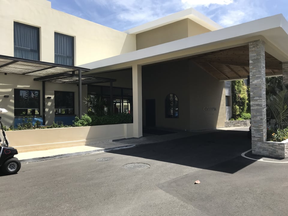 Royal Eingang Catalonia Royal La Romana - Adults only